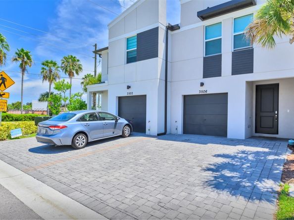 3506 Joshua Tree St, Palm Springs FL 33461