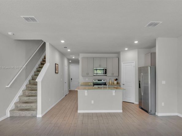 3506 Joshua Tree St, Palm Springs FL 33461