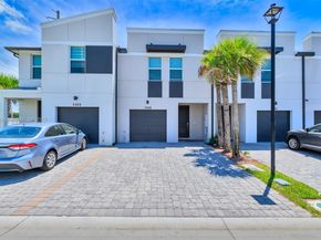 3506 Joshua Tree St, Palm Springs FL 33461