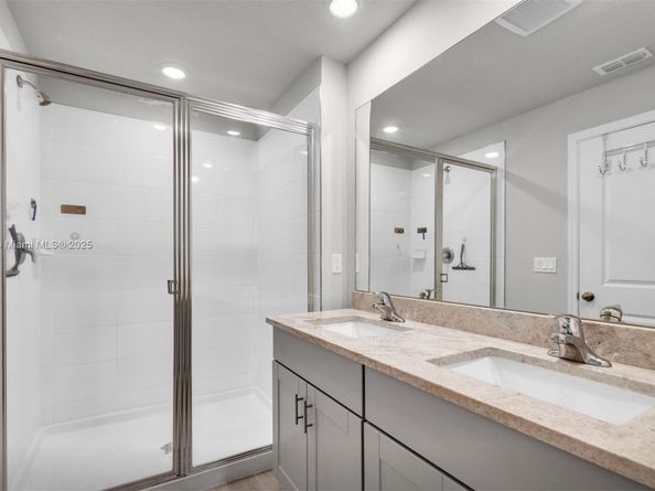 3506 Joshua Tree St, Palm Springs FL 33461