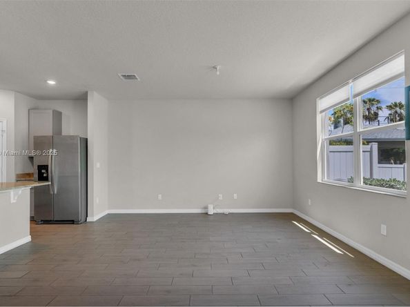 3506 Joshua Tree St, Palm Springs FL 33461