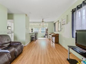 544 NW 12th St, Homestead FL 33030