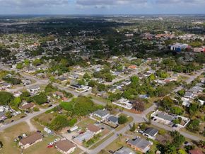 544 NW 12th St, Homestead FL 33030