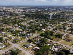 544 NW 12th St, Homestead FL 33030