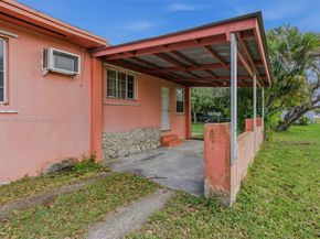544 NW 12th St, Homestead FL 33030