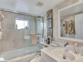 6767 Collins 901, Miami Beach FL 33141