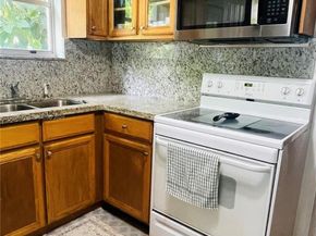 2045 NW 34th St, Miami FL 33142