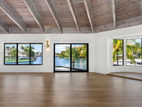 500 Palm Dr, Hallandale Beach FL 33009