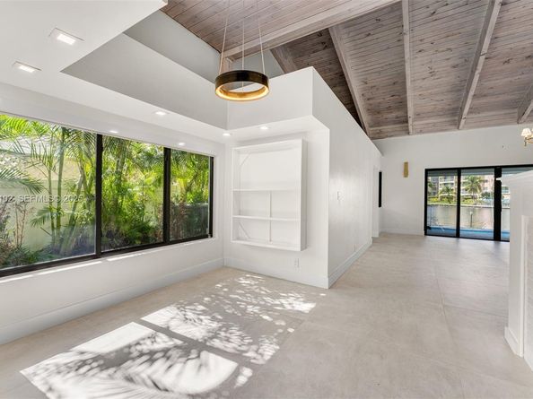 500 Palm Dr, Hallandale Beach FL 33009