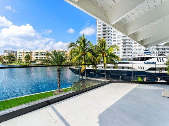 500 Palm Dr, Hallandale Beach FL 33009