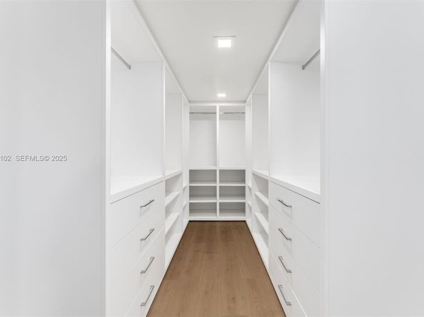 500 Palm Dr, Hallandale Beach FL 33009