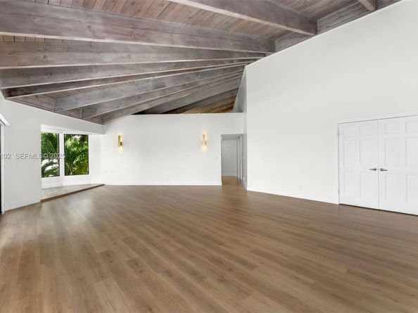 500 Palm Dr, Hallandale Beach FL 33009