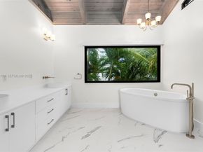 500 Palm Dr, Hallandale Beach FL 33009