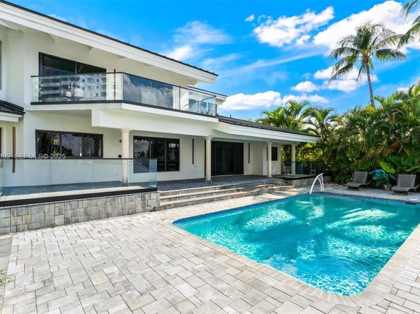 500 Palm Dr, Hallandale Beach FL 33009