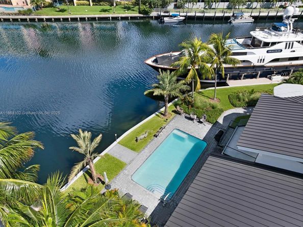 500 Palm Dr, Hallandale Beach FL 33009