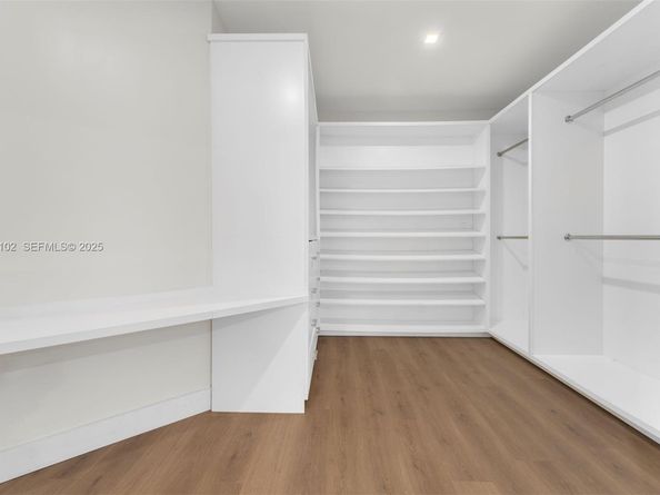 500 Palm Dr, Hallandale Beach FL 33009