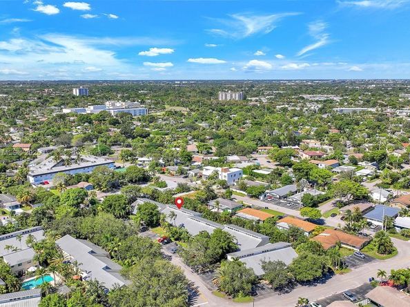 1455 Holly Heights Dr 17, Fort Lauderdale FL 33304