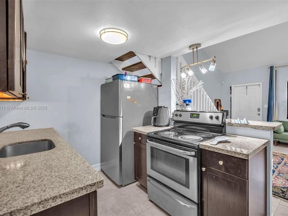 1455 Holly Heights Dr 17, Fort Lauderdale FL 33304