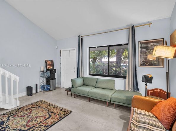 1455 Holly Heights Dr 17, Fort Lauderdale FL 33304