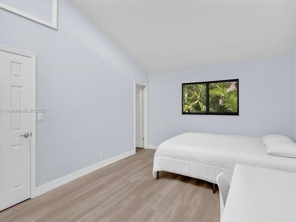 1455 Holly Heights Dr 17, Fort Lauderdale FL 33304