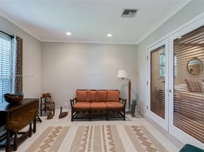 2011 NE 211th St, Miami FL 33179