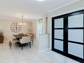 2011 NE 211th St, Miami FL 33179