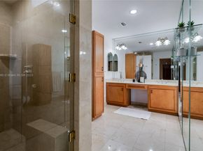 2011 NE 211th St, Miami FL 33179