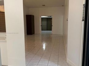 8204 NW 100th Ln, Tamarac FL 33321