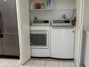 8204 NW 100th Ln, Tamarac FL 33321