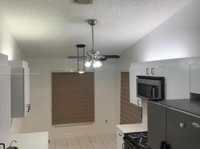 8204 NW 100th Ln, Tamarac FL 33321