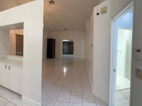 8204 NW 100th Ln, Tamarac FL 33321