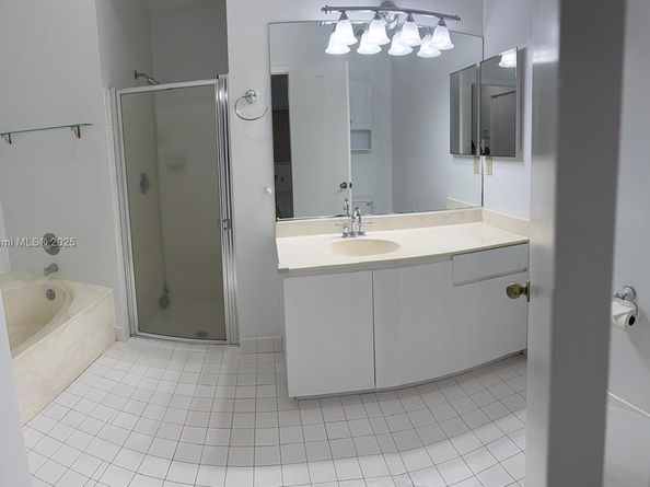 8204 NW 100th Ln, Tamarac FL 33321