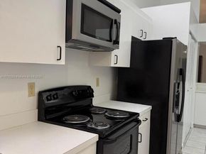 8204 NW 100th Ln, Tamarac FL 33321