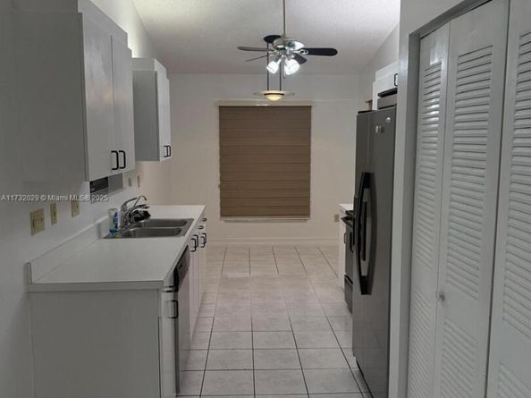 8204 NW 100th Ln, Tamarac FL 33321