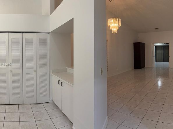 8204 NW 100th Ln, Tamarac FL 33321