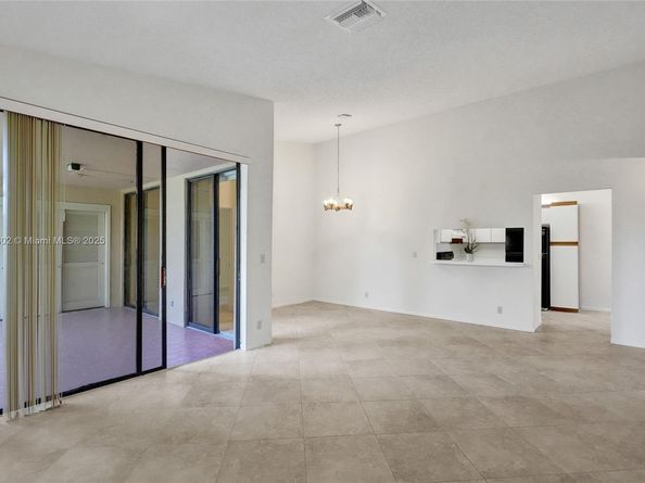 10690 NW 14th St 128, Plantation FL 33322