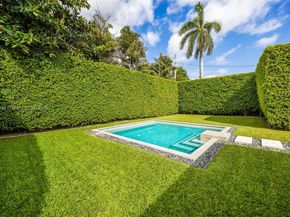 5460 Alton Rd, Miami Beach FL 33140