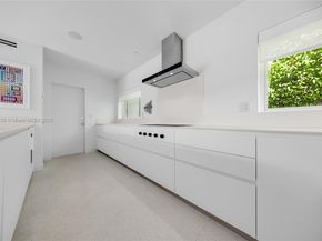 5460 Alton Rd, Miami Beach FL 33140