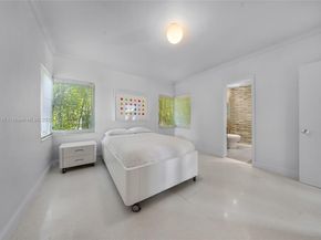 5460 Alton Rd, Miami Beach FL 33140