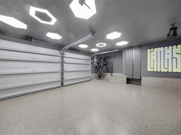 5460 Alton Rd, Miami Beach FL 33140