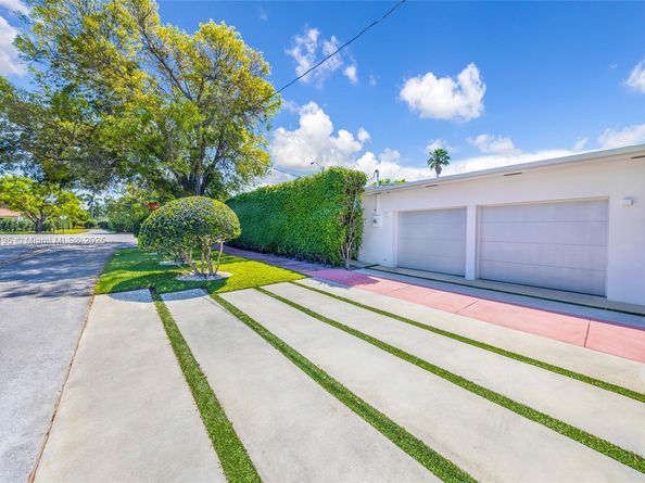 5460 Alton Rd, Miami Beach FL 33140
