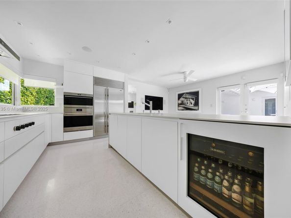 5460 Alton Rd, Miami Beach FL 33140