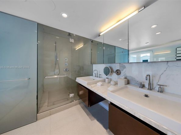 5460 Alton Rd, Miami Beach FL 33140