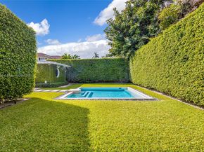 5460 Alton Rd, Miami Beach FL 33140