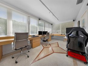5460 Alton Rd, Miami Beach FL 33140