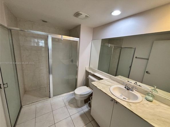 2775 NE 187th St 403, Aventura FL 33180