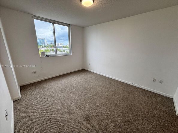 2775 NE 187th St 403, Aventura FL 33180