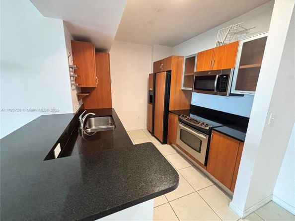 2775 NE 187th St 403, Aventura FL 33180