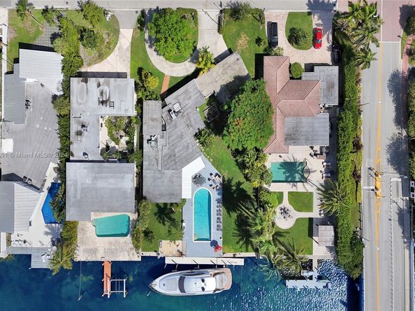 1020 S Shore Dr, Miami Beach FL 33141