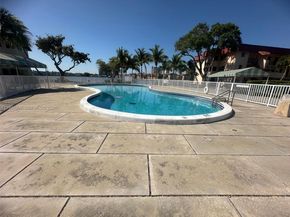 1530 NE 191st St 205, Miami FL 33179